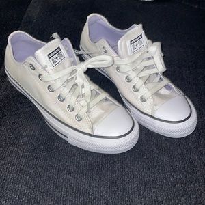 CONVERSE ALL STAR || Women’s Size 8 || White W light Sparkle/Glitter